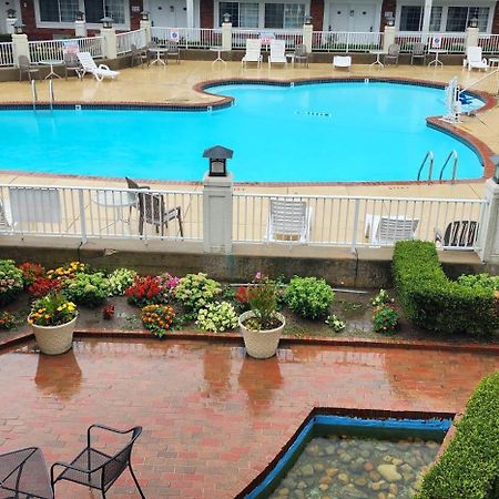 Days Inn & Suites By Wyndham Roseville/Detroit Area Εξωτερικό φωτογραφία