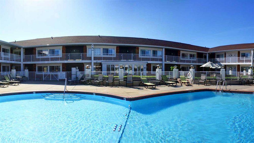 Days Inn & Suites By Wyndham Roseville/Detroit Area Εξωτερικό φωτογραφία