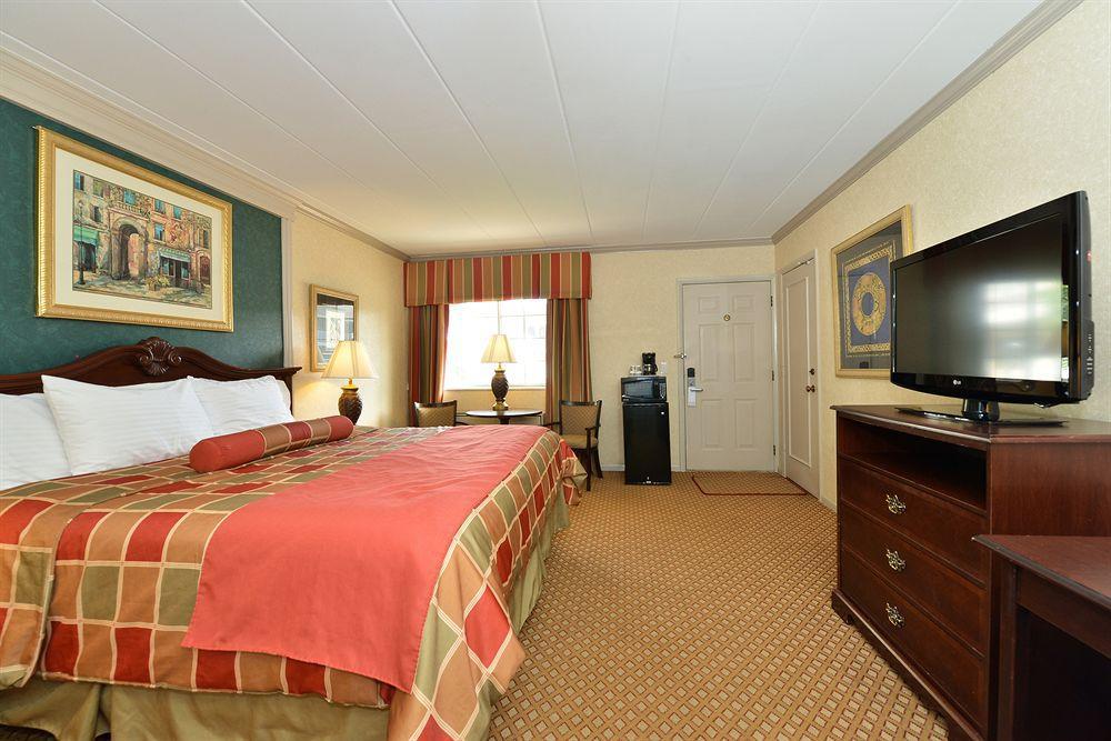 Days Inn & Suites By Wyndham Roseville/Detroit Area Εξωτερικό φωτογραφία