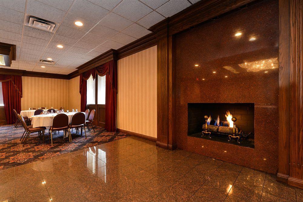Days Inn & Suites By Wyndham Roseville/Detroit Area Εξωτερικό φωτογραφία