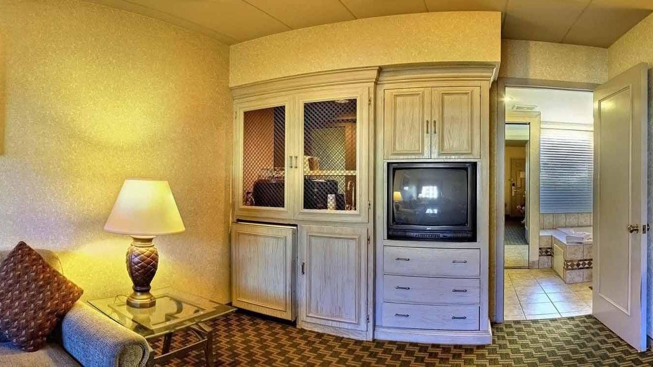Days Inn & Suites By Wyndham Roseville/Detroit Area Εξωτερικό φωτογραφία