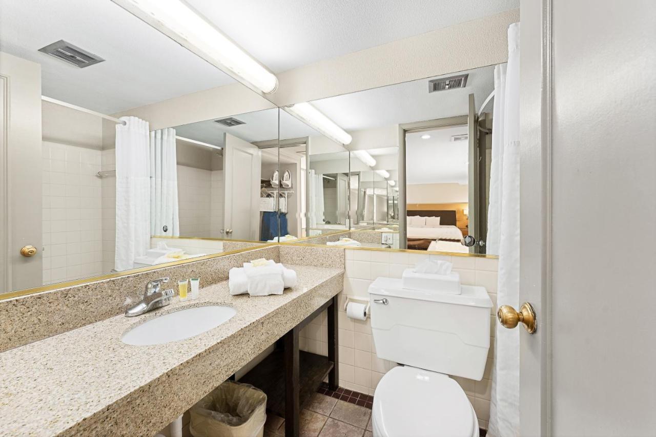 Days Inn & Suites By Wyndham Roseville/Detroit Area Εξωτερικό φωτογραφία