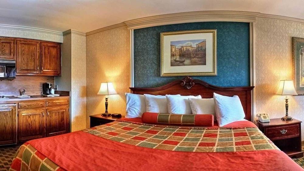 Days Inn & Suites By Wyndham Roseville/Detroit Area Εξωτερικό φωτογραφία
