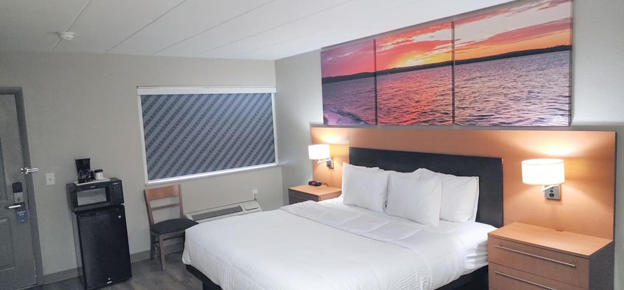 Days Inn & Suites By Wyndham Roseville/Detroit Area Εξωτερικό φωτογραφία