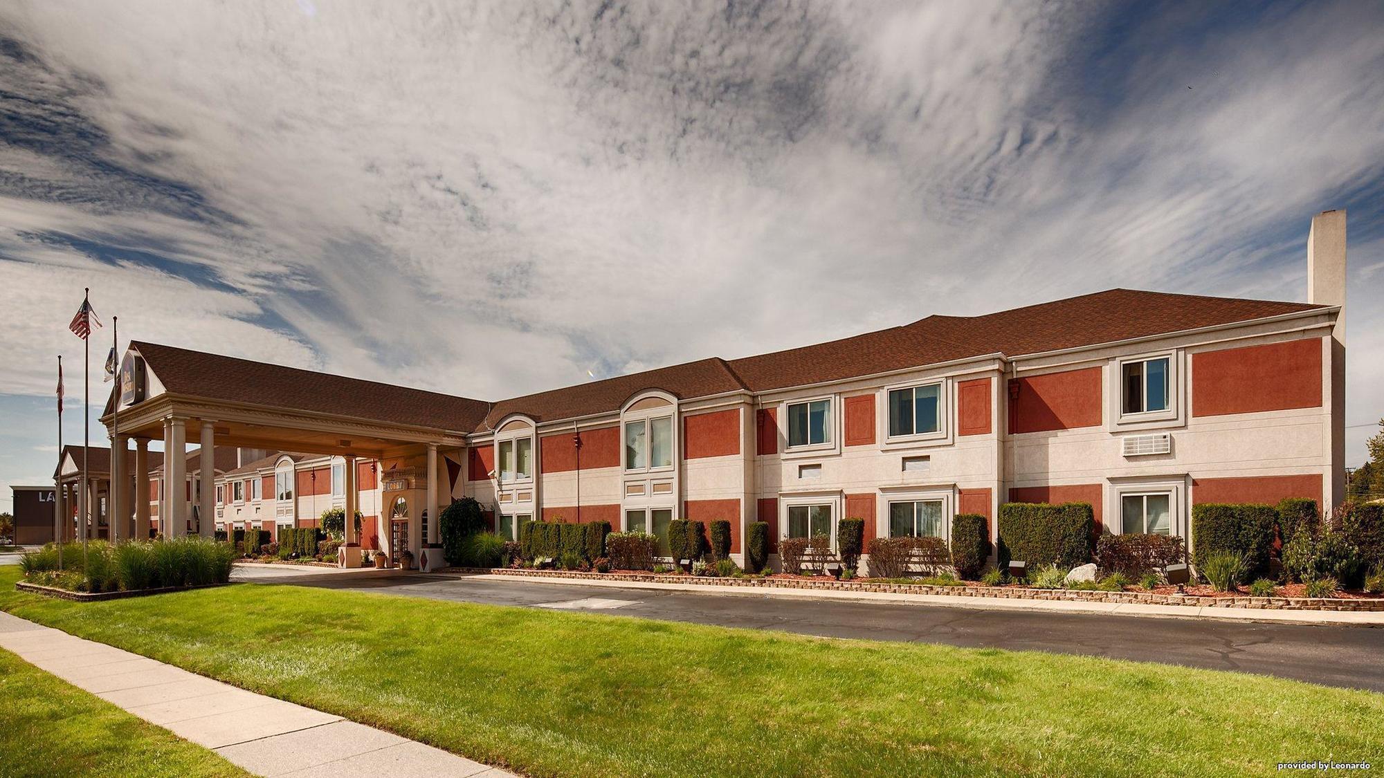 Days Inn & Suites By Wyndham Roseville/Detroit Area Εξωτερικό φωτογραφία