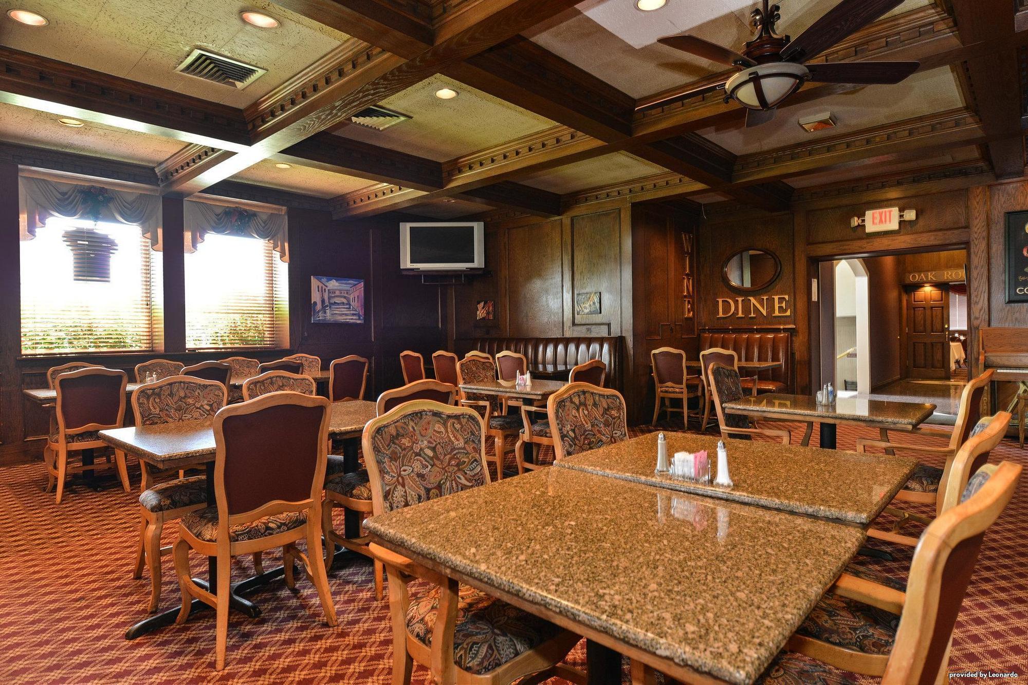 Days Inn & Suites By Wyndham Roseville/Detroit Area Εξωτερικό φωτογραφία