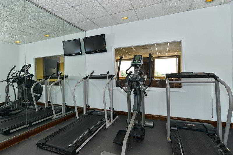 Days Inn & Suites By Wyndham Roseville/Detroit Area Εξωτερικό φωτογραφία