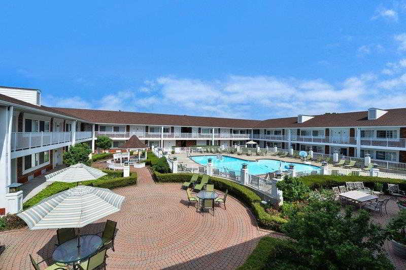 Days Inn & Suites By Wyndham Roseville/Detroit Area Εξωτερικό φωτογραφία