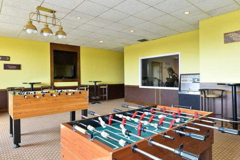 Days Inn & Suites By Wyndham Roseville/Detroit Area Εξωτερικό φωτογραφία