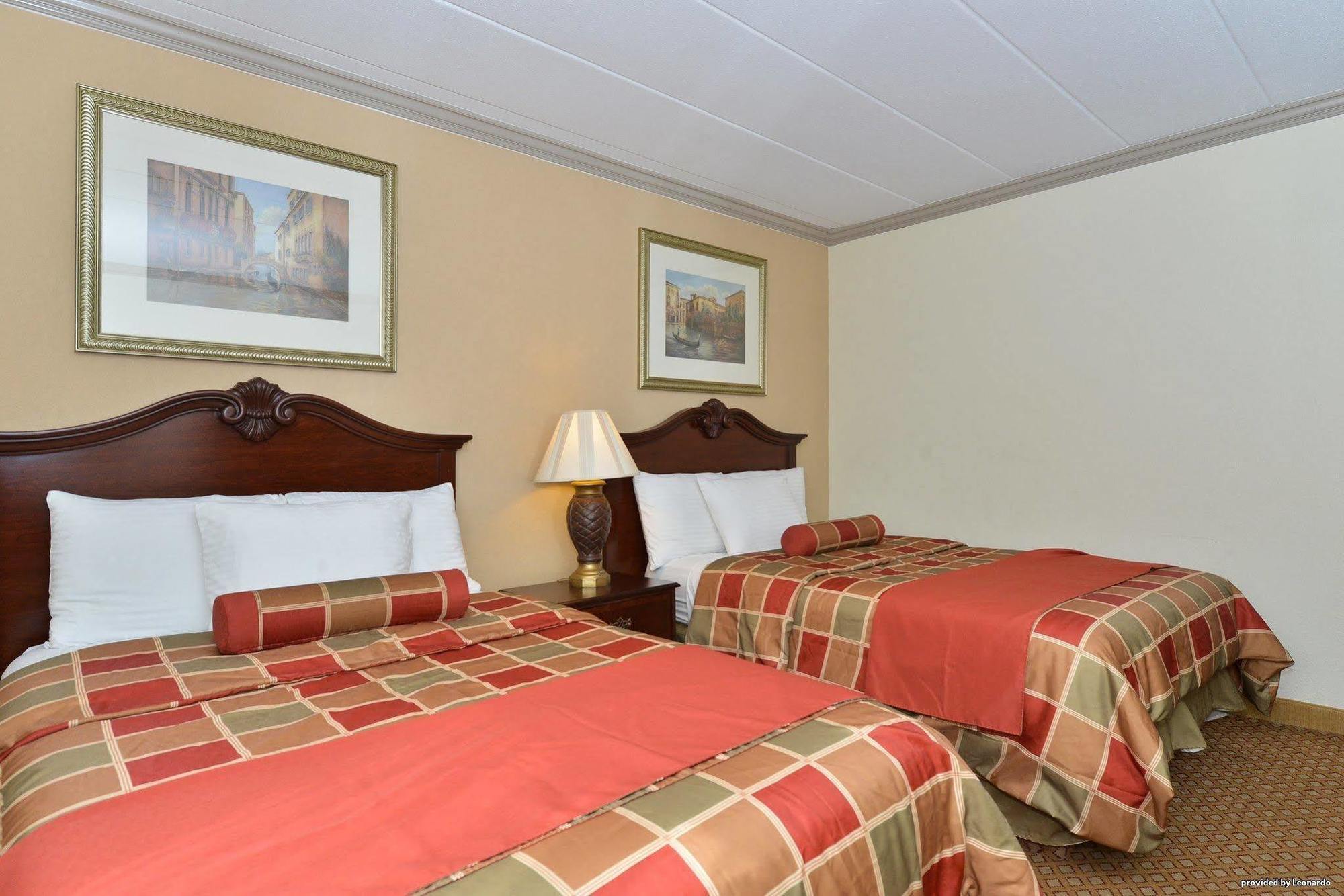 Days Inn & Suites By Wyndham Roseville/Detroit Area Εξωτερικό φωτογραφία