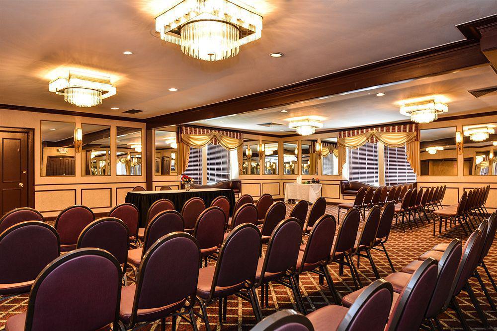 Days Inn & Suites By Wyndham Roseville/Detroit Area Εξωτερικό φωτογραφία